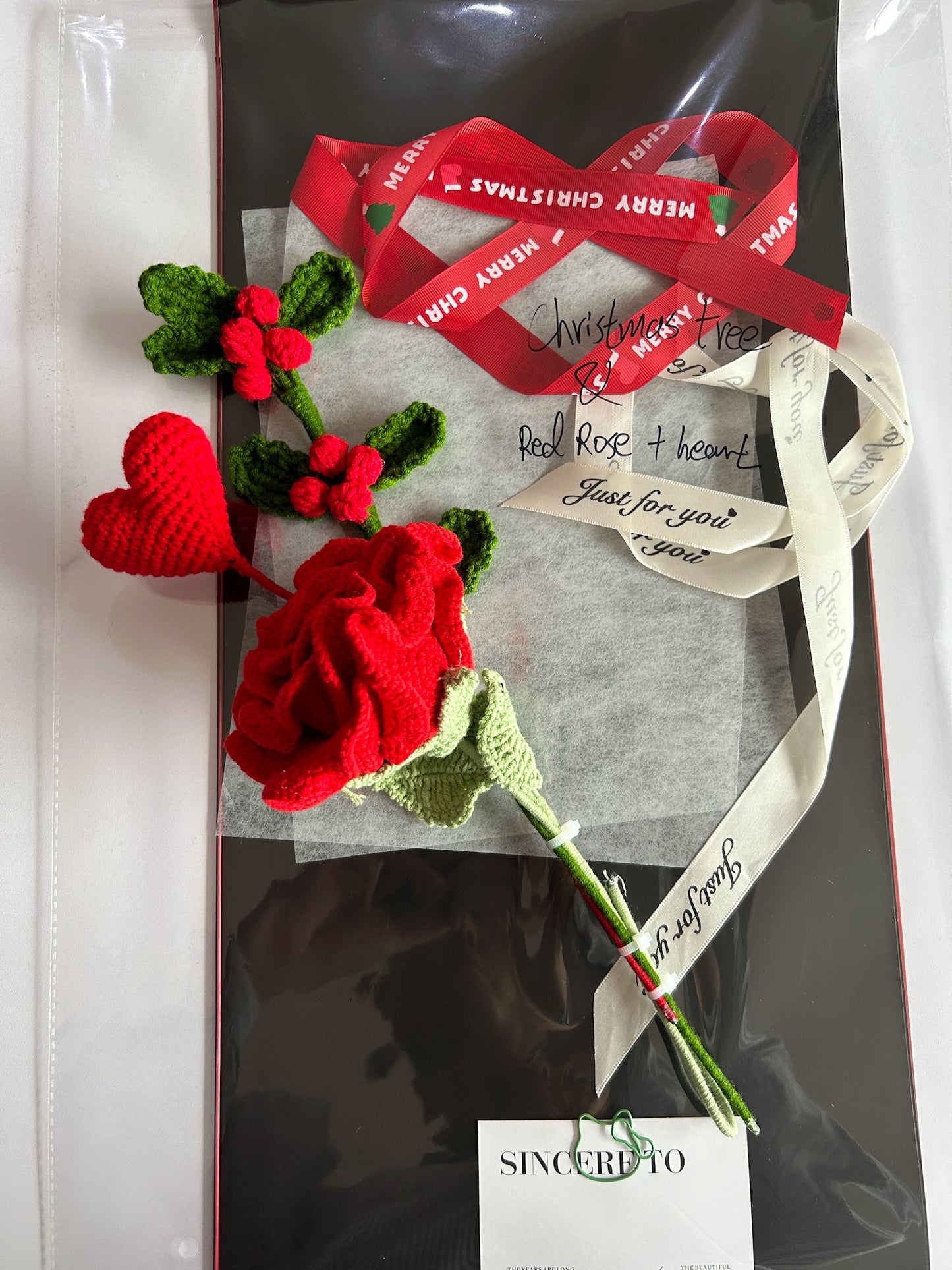 Crocheted Red Rose Christmas Flower Bouquet - DIY