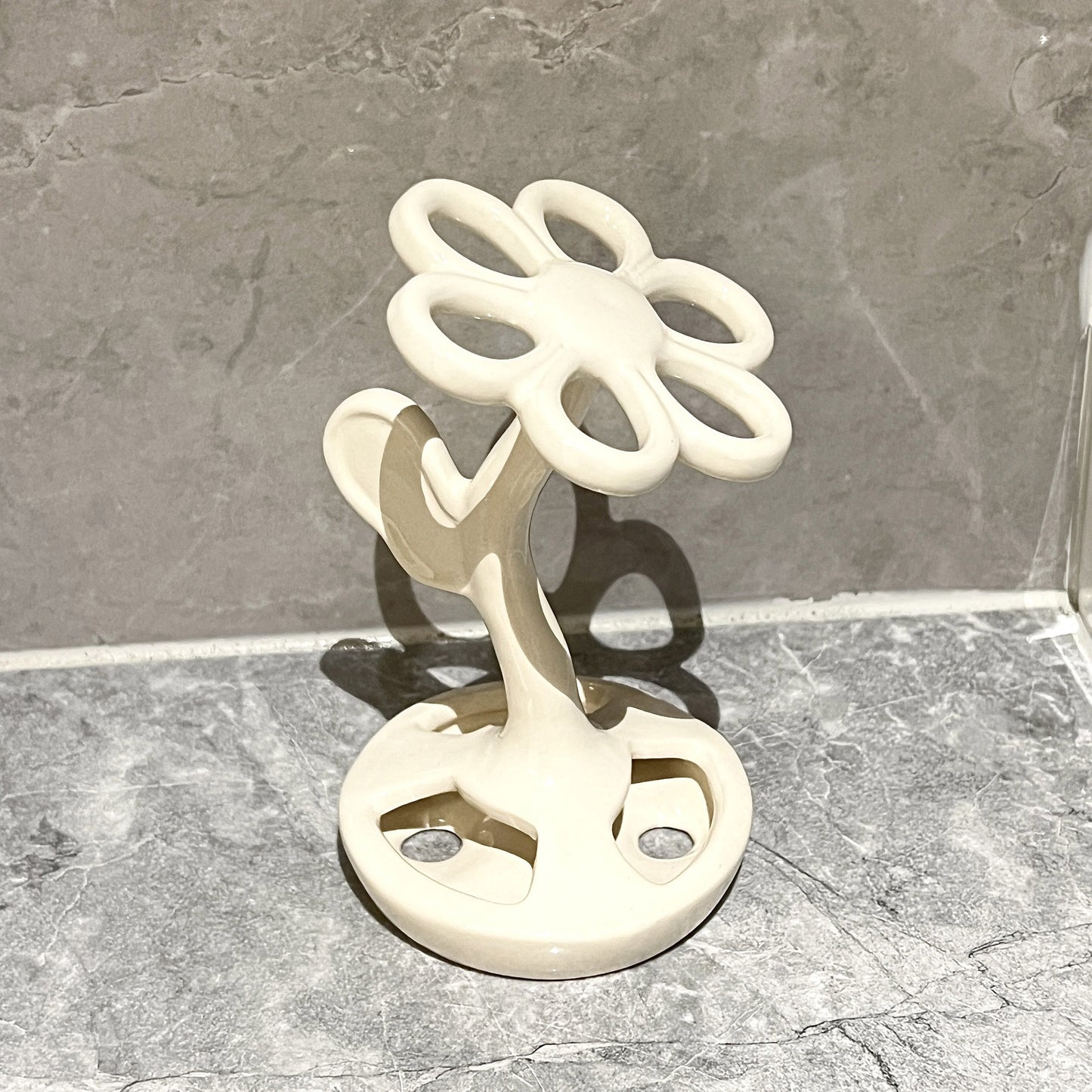 Creative flower toothbrush holder ceramic toothbrush base makeup brush storage toothbrush holder