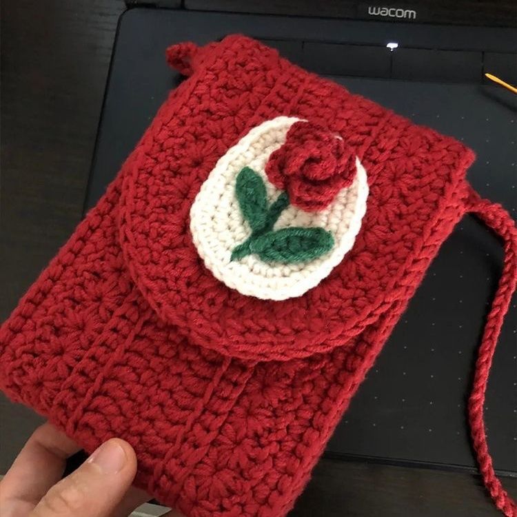 Vintage rose woven bag