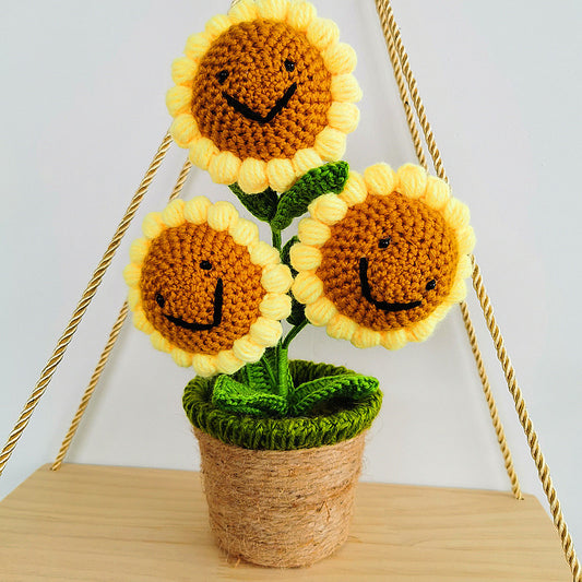 Crocheted potted plant 025