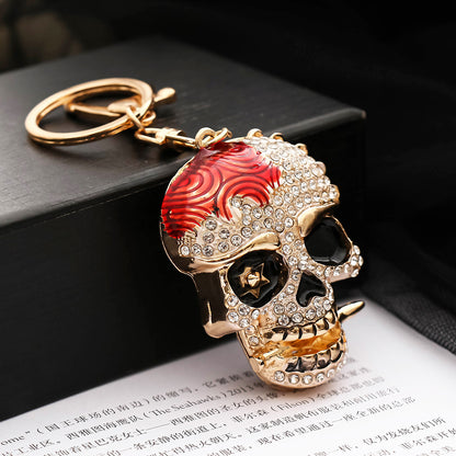 Diamond-encrusted creative metal skull keychain