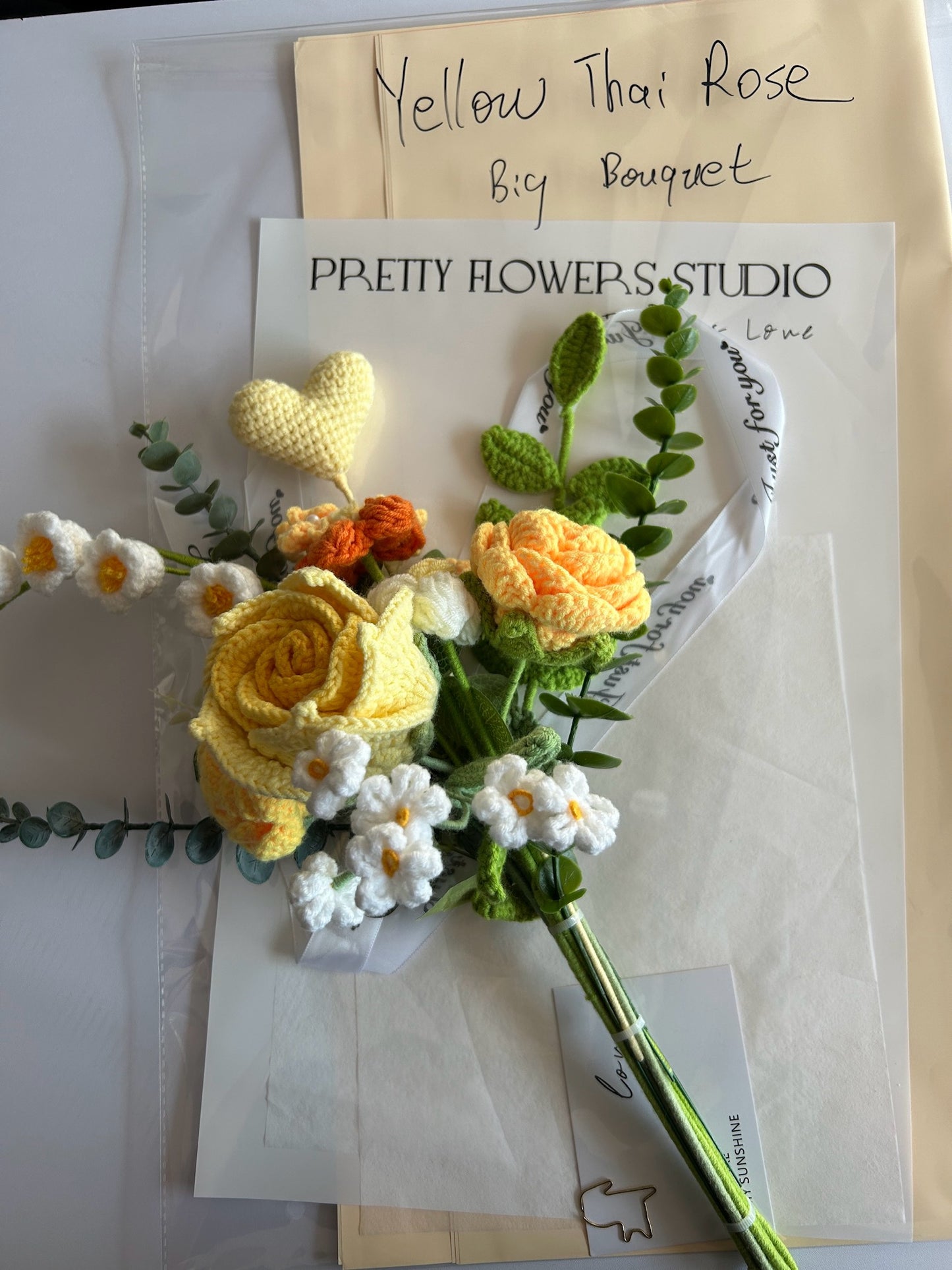 Crocheted  Yellow Rose Flower Bouquet - DIY