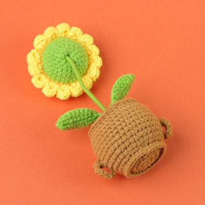 Crocheted potted plant 013