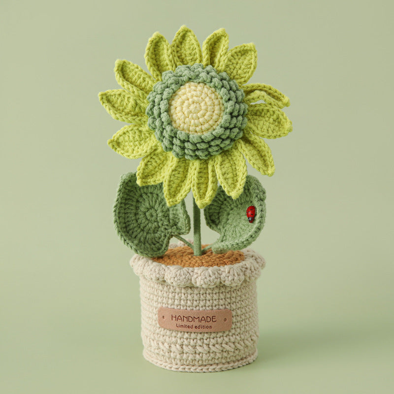 Crocheted potted plant 043