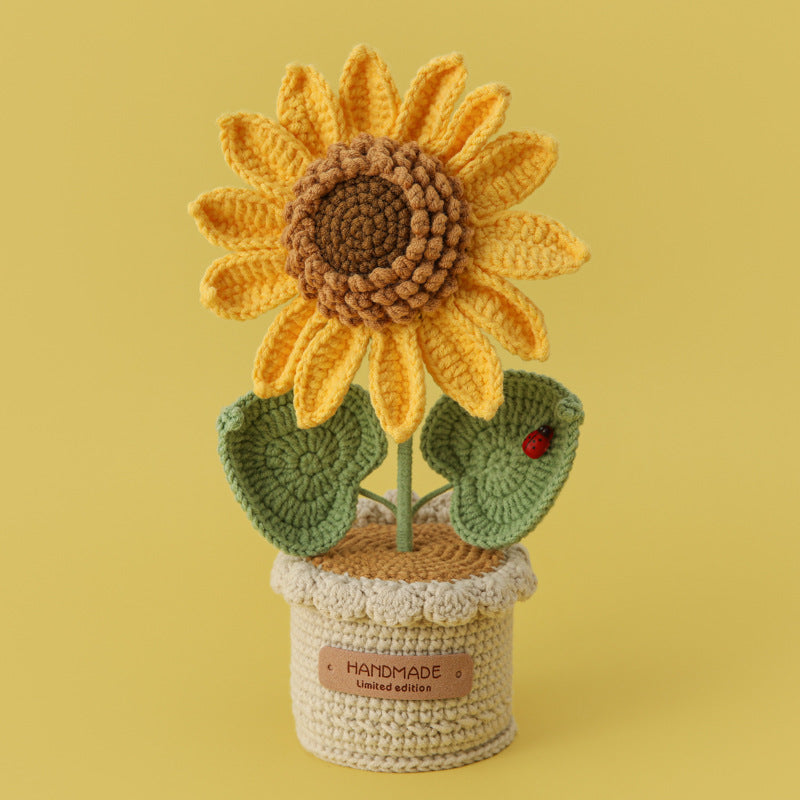 Crocheted potted plant 043