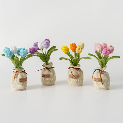 Crocheted potted plant 042