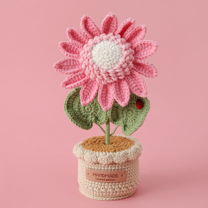 Crocheted potted plant 043