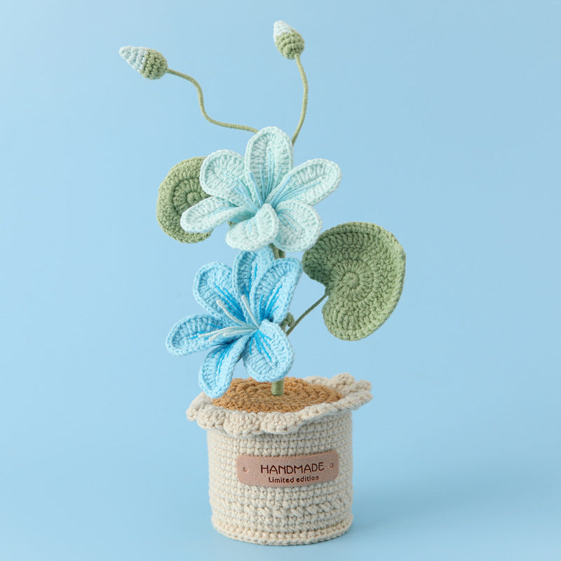 Crocheted potted plant 027