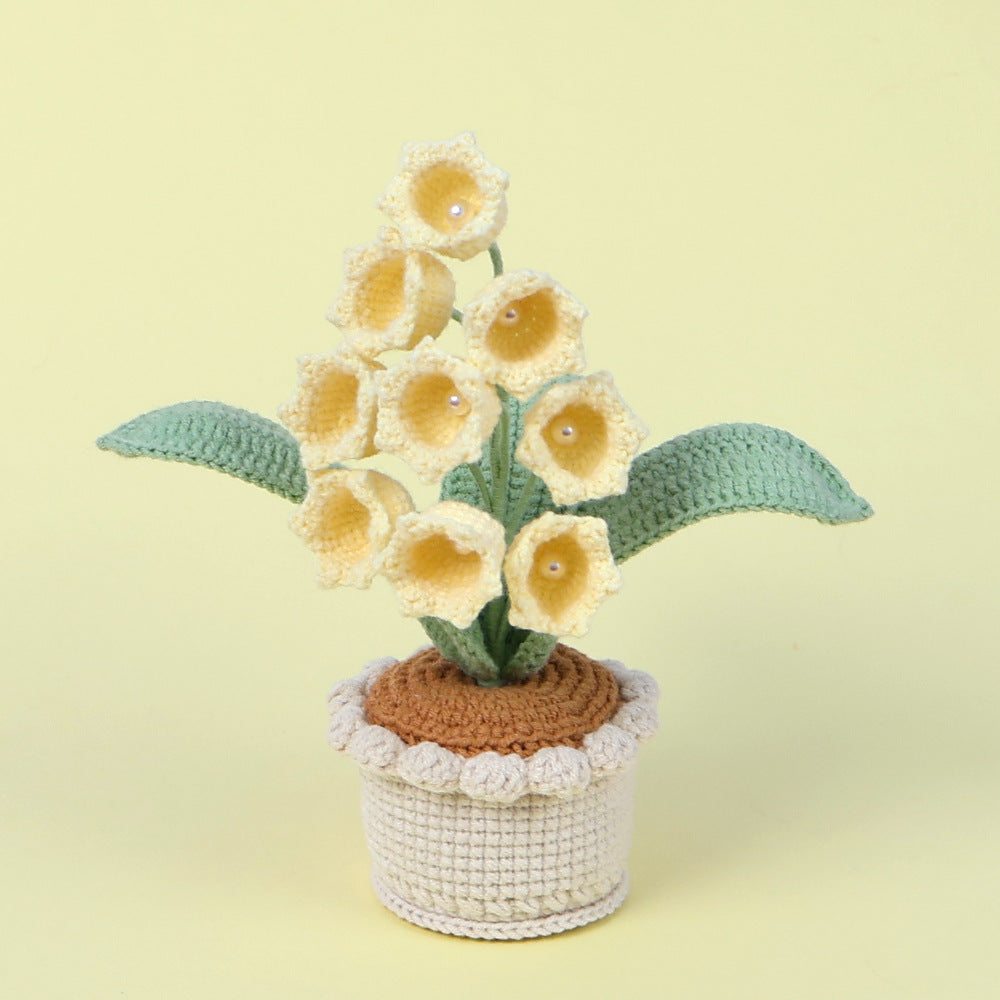 Crocheted potted plant 033