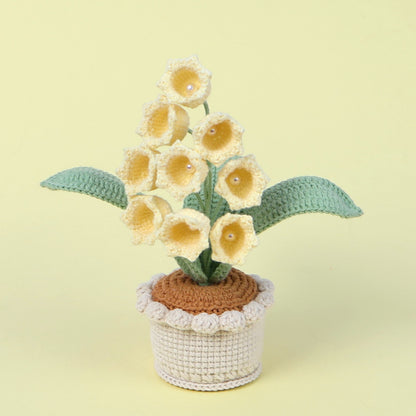 Crocheted potted plant 033