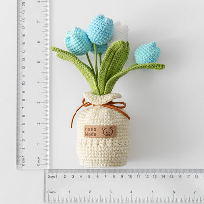 Crocheted potted plant 042