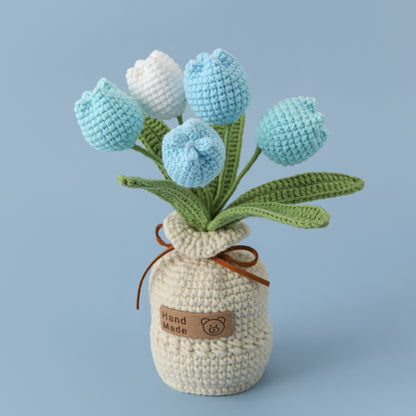 Crocheted potted plant 042