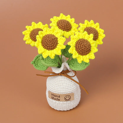 Crocheted potted plant 018
