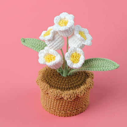 Crocheted potted plant 010