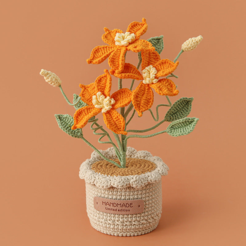 Crocheted potted plant 040