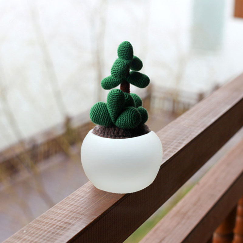 Crocheted potted plant 028