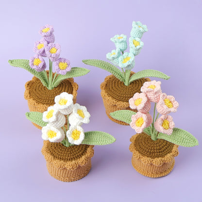 Crocheted potted plant 010